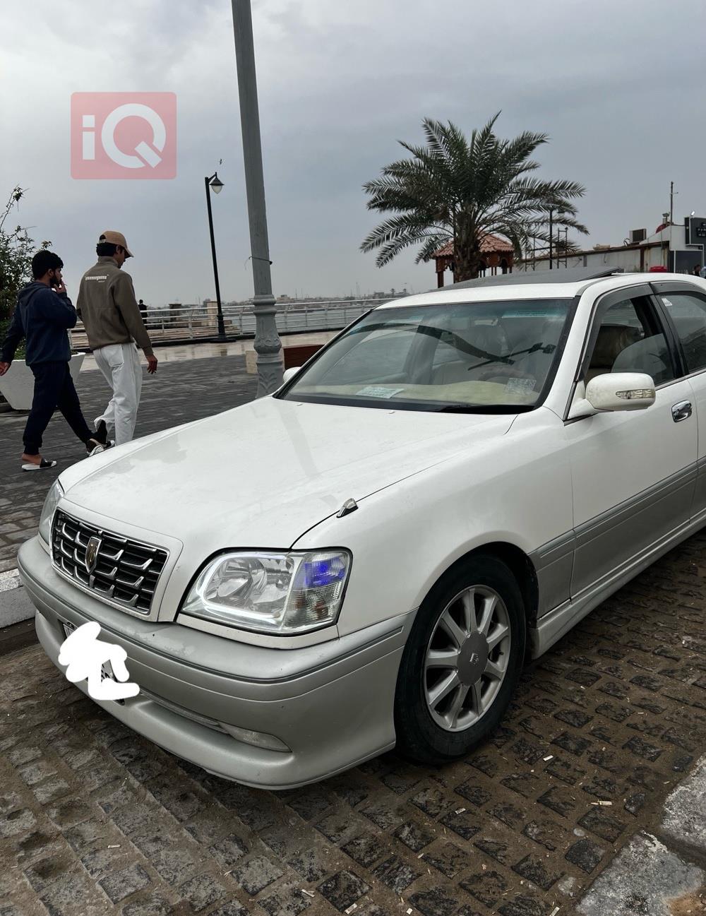 تۆیۆتا کراون